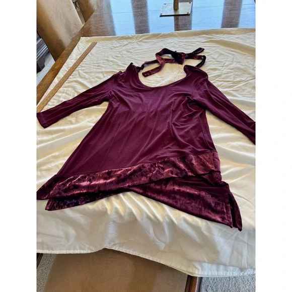 Cha Cha Vente PS Wine Top With Drop Back & Tie Velvet Bottom Asymmetrical Hem - Picture 6 of 15